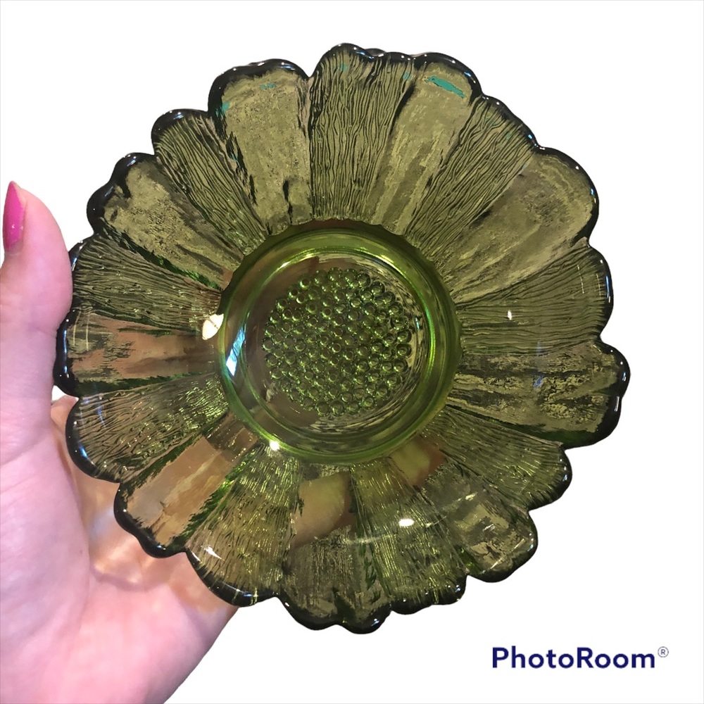 Textured Green Flower Dish